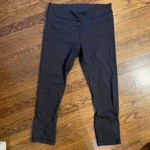 Lululemon black crop leggings